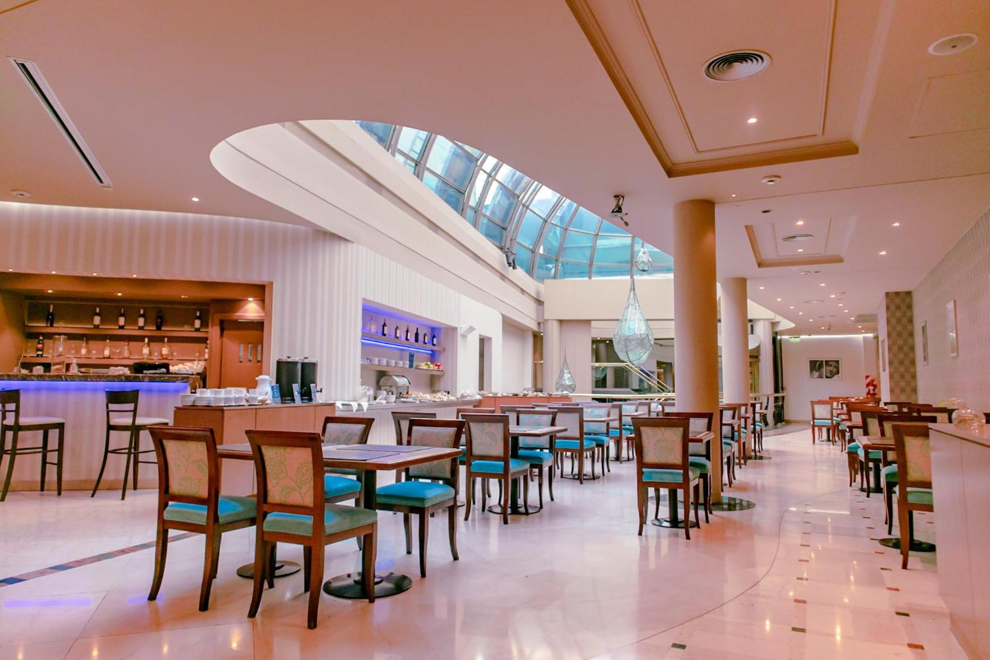 Howard Johnson Plaza Florida Street Hotel