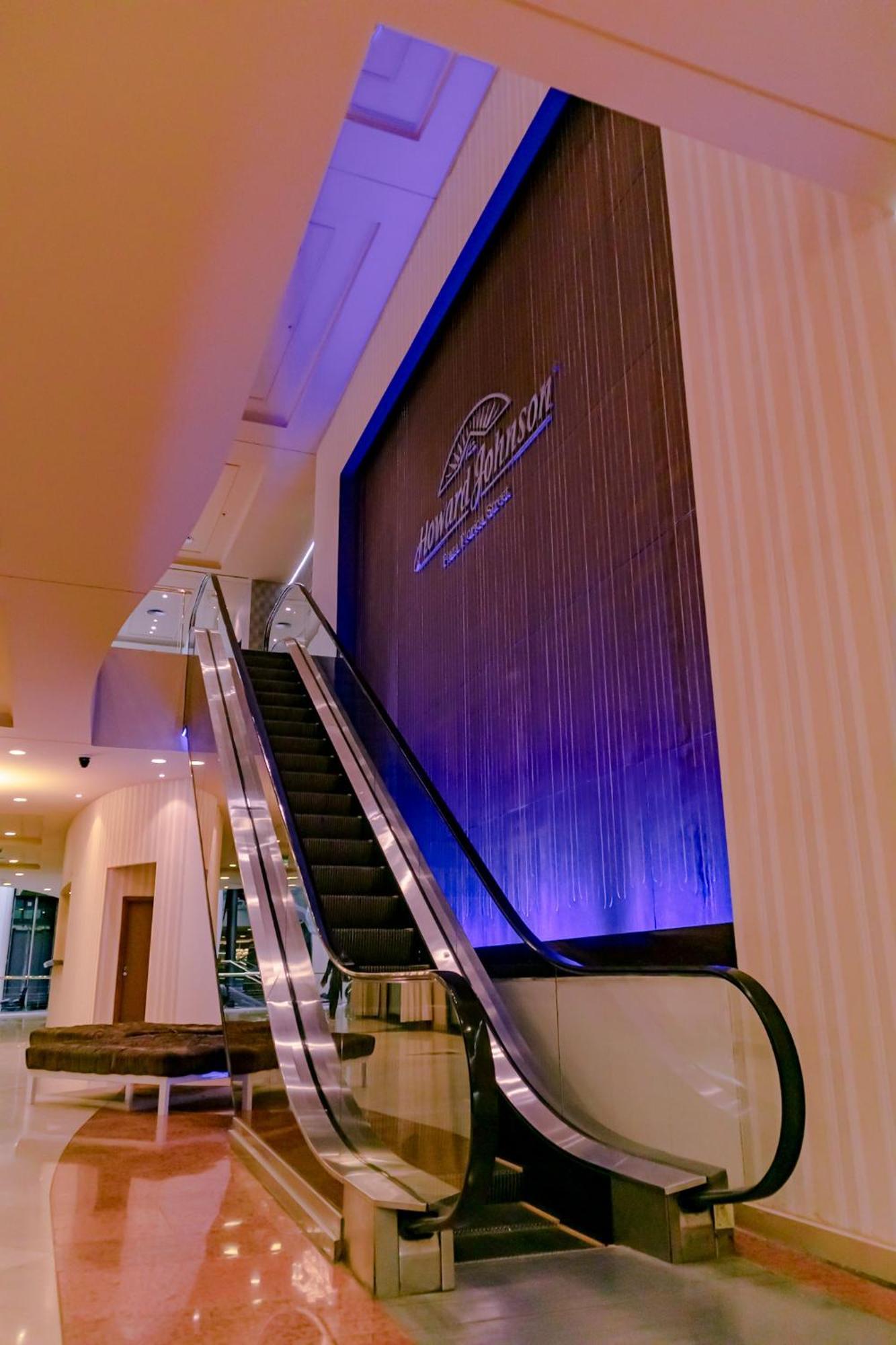 Howard Johnson Plaza Florida Street Hotel 4*