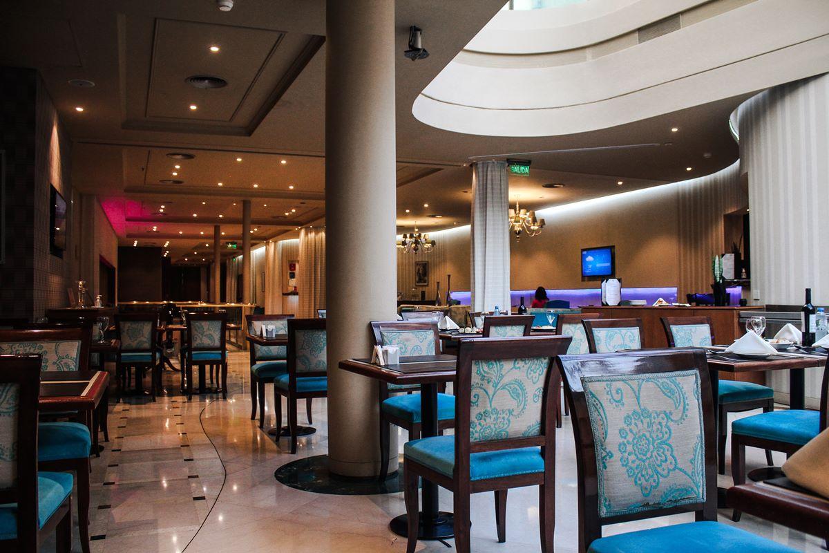 Howard Johnson Plaza Florida Street Hotel 4*